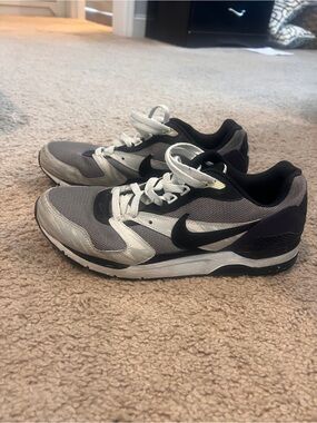 Nike Grey, Purple, Black, and White Men's Athletic Sneakers- Size 8.5
